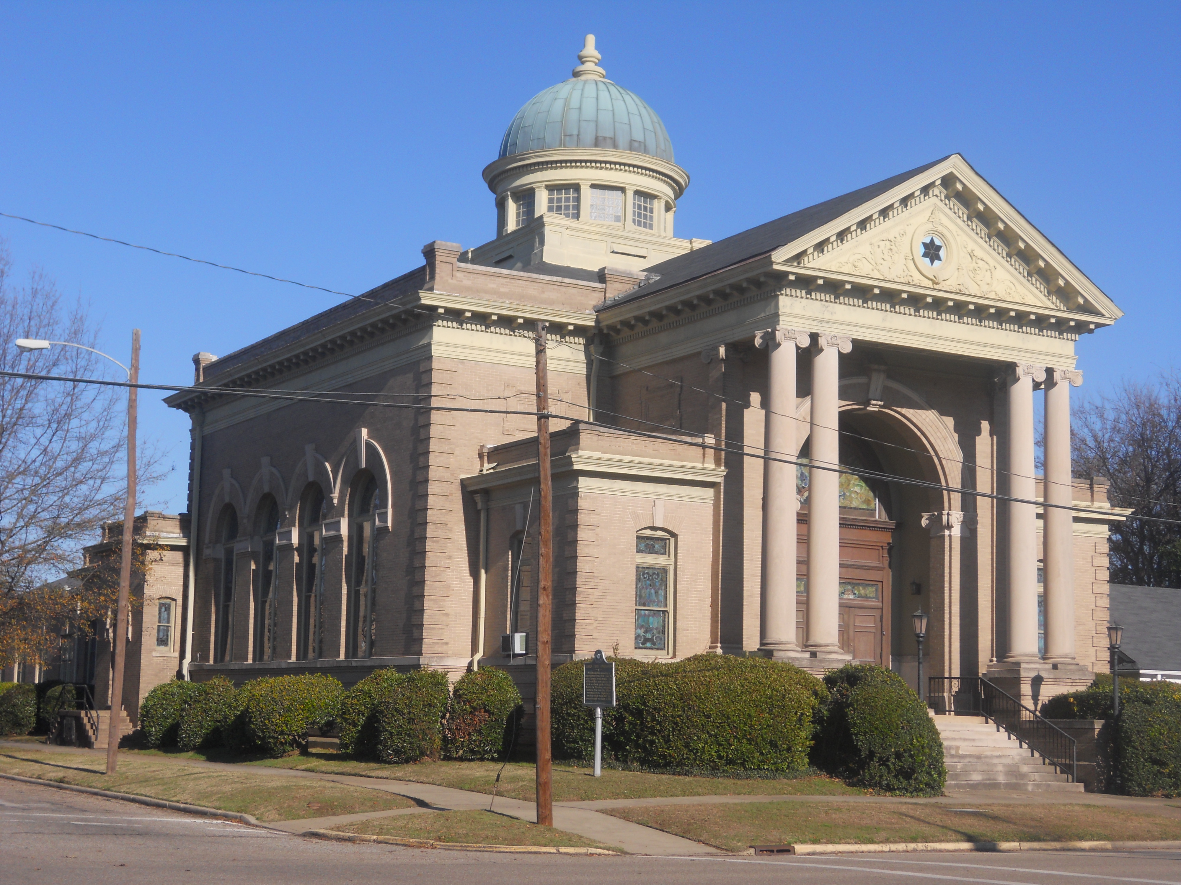 Hebrew Union Temple Greenville, Mississippi. Brick temple with cupula on corner of two streets.