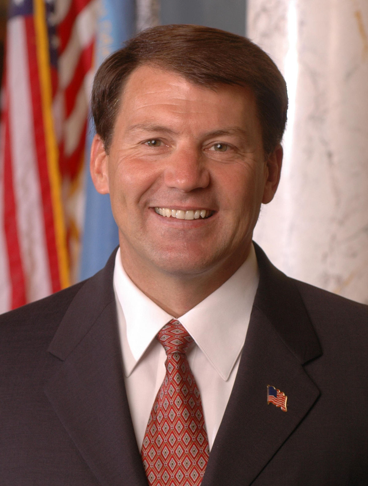 picture of Senator Mike Rounds (R-SD)